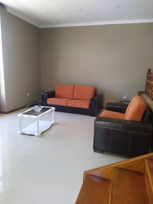 Vivenda Com Patio, No Coracao Do Mindelo Villa Exteriör bild