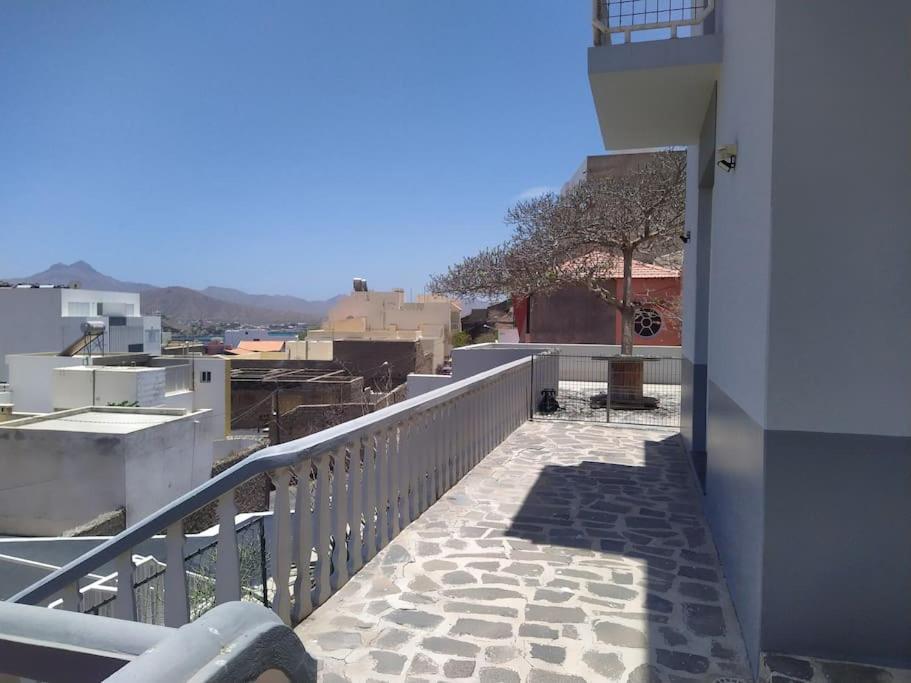 Vivenda Com Patio, No Coracao Do Mindelo Villa Exteriör bild