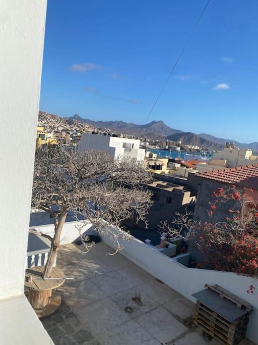 Vivenda Com Patio, No Coracao Do Mindelo Villa Exteriör bild